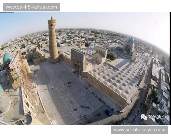 绿茵之巅的权杖争夺：当“白衣幽灵”撞上“红蓝信仰”，国王杯决赛的终极审判